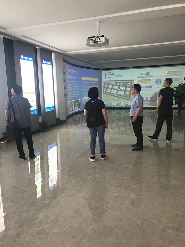 我司与高校专家学者就过滤与分离技术进行深入交流合作 我司与高校专家学者就过滤与分离技术进行深入交流合作